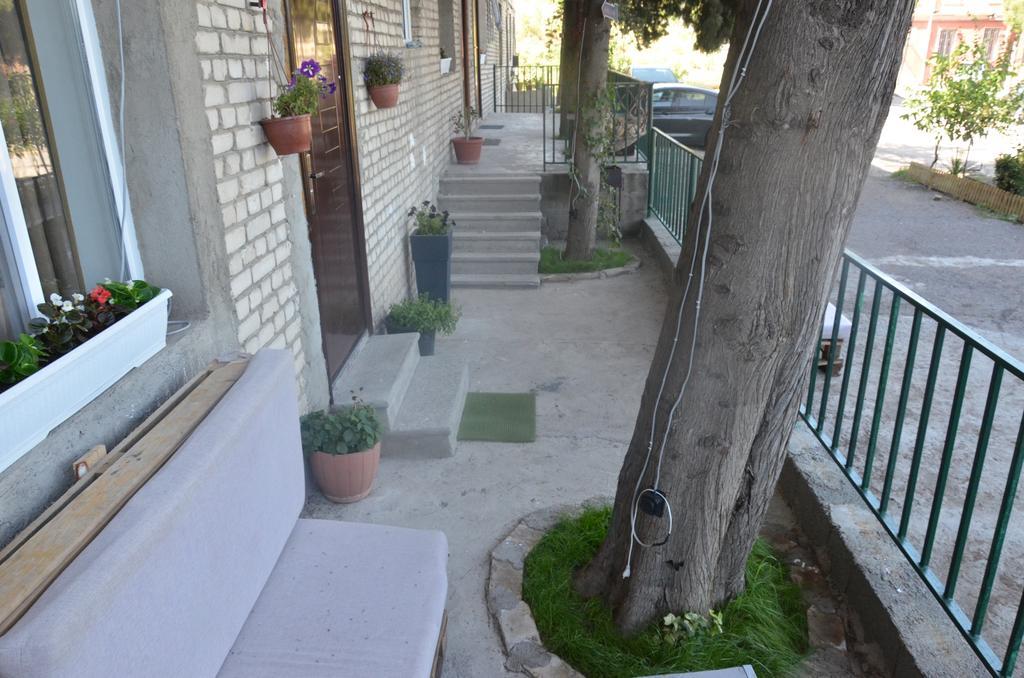 Nano Guest House Tbilisi Exterior photo